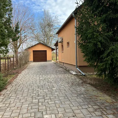 Izabella Vendeghaz *