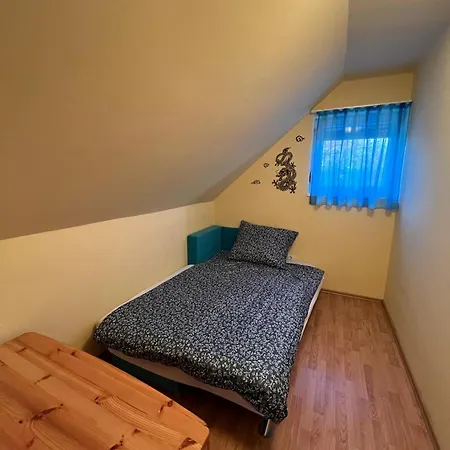 Izabella Vendeghaz * באלאטונסארסו