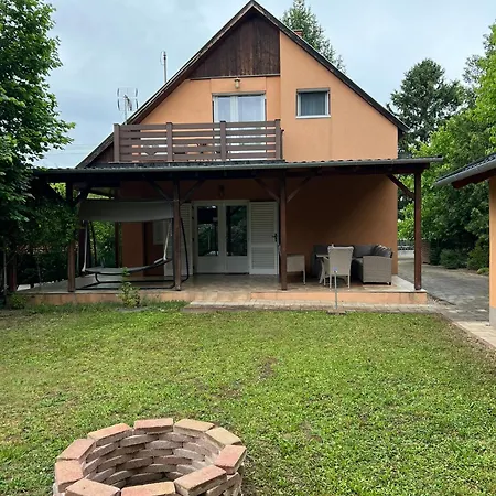 Izabella Vendeghaz Apartmán *